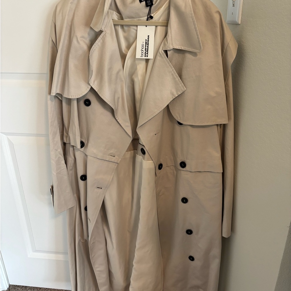 Women's Boohoo x Kourtney Kardashian Tan Trench Coat
